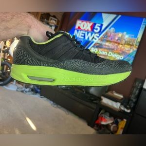 Nike Air Jordan Comfort IX Anthracite Volt Elephant 444905-001 needs repair